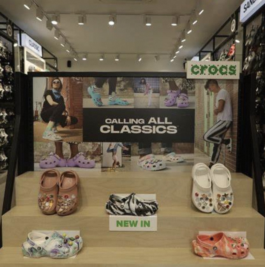 crocs store near me now